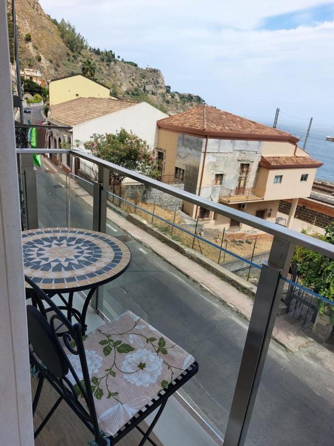 Case Pagano Mare Taormina Exterior photo